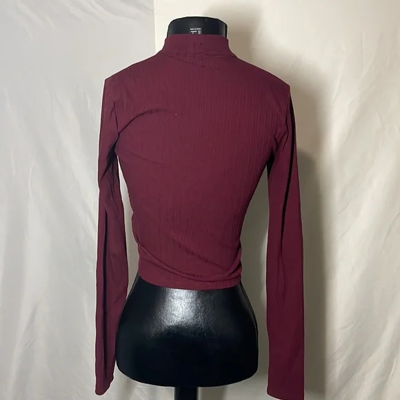 Top - Picture 2 of 2